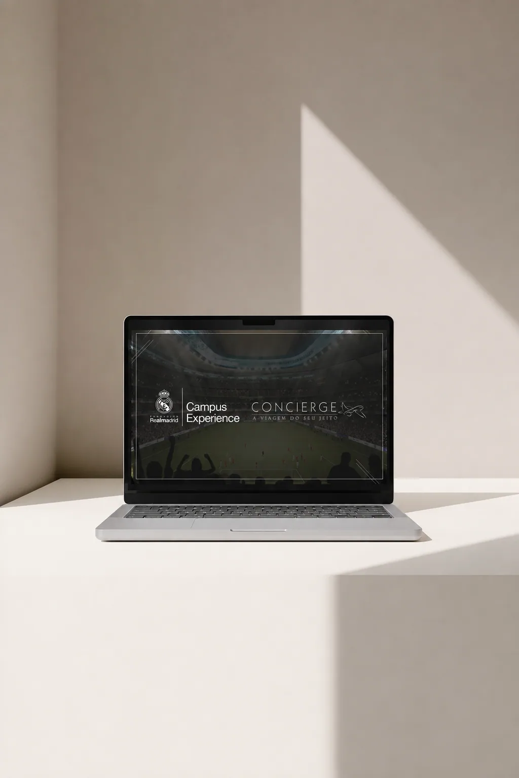 Deck do Fundación Real Madrid Campus Experience aberto em um notebook